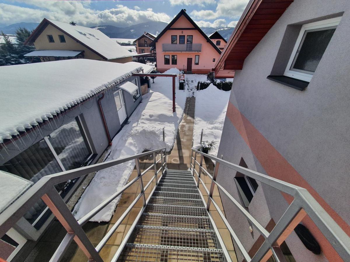 Apartmanovy Dom Stela Bešeňová Buitenkant foto