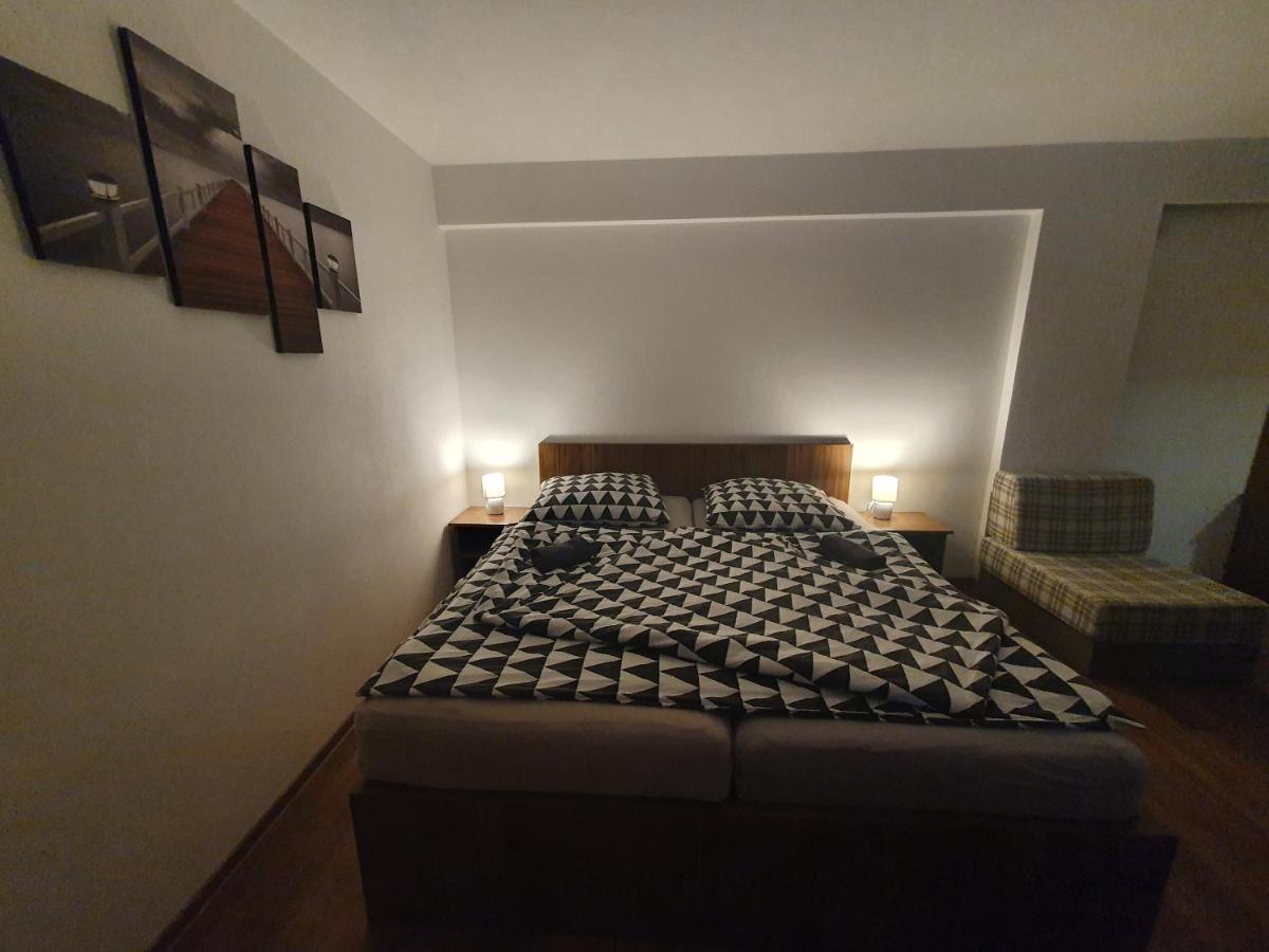 Apartmanovy Dom Stela Bešeňová Buitenkant foto