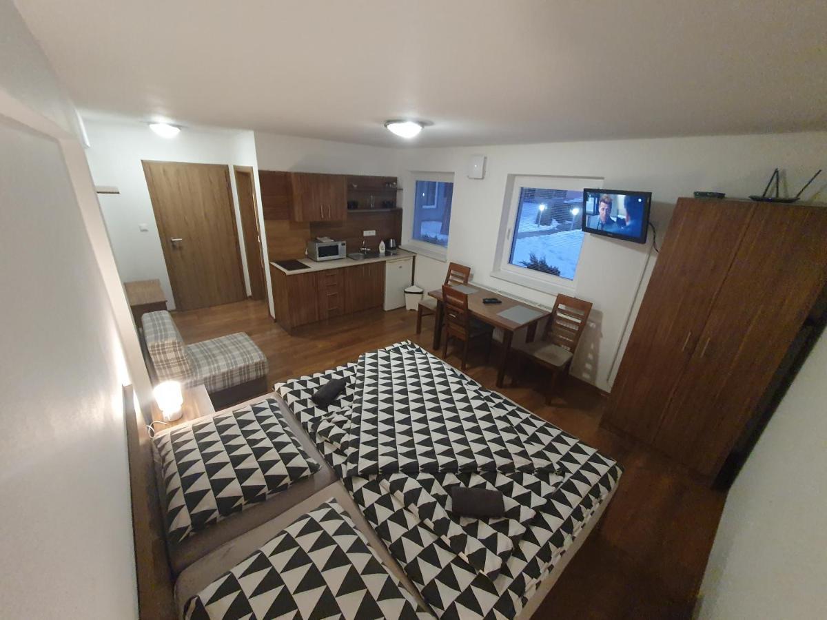 Apartmanovy Dom Stela Bešeňová Buitenkant foto