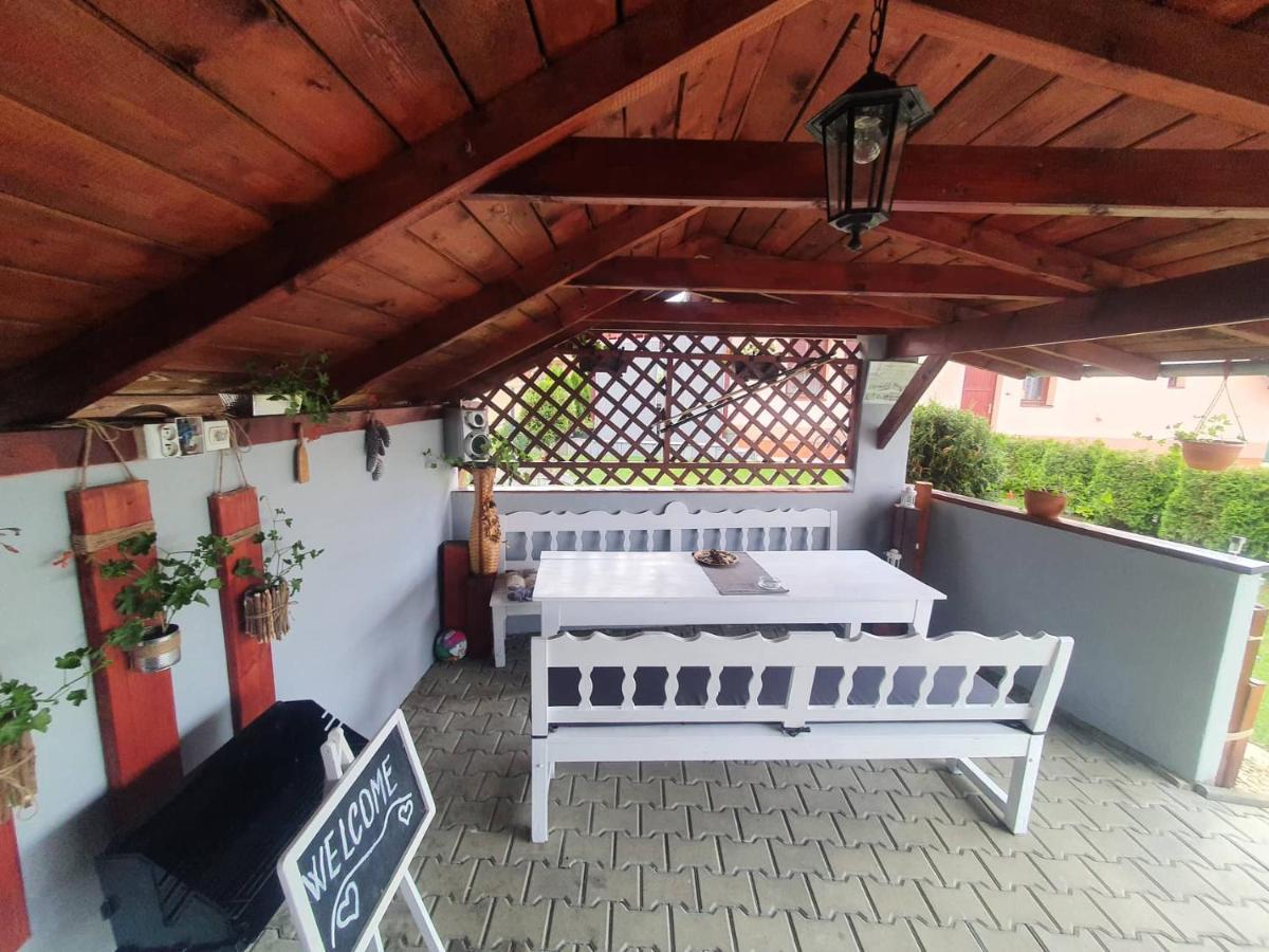 Apartmanovy Dom Stela Bešeňová Buitenkant foto
