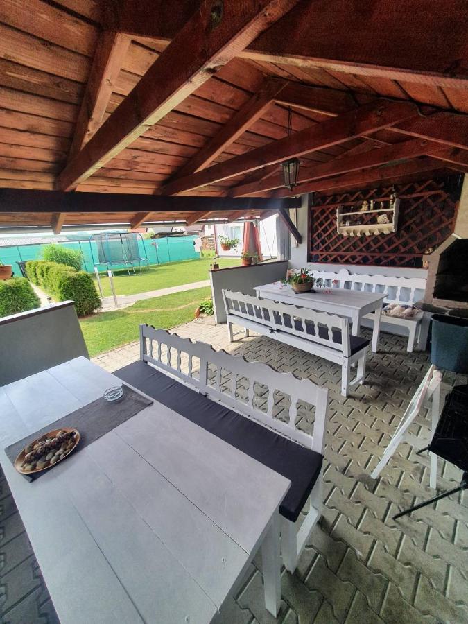 Apartmanovy Dom Stela Bešeňová Buitenkant foto
