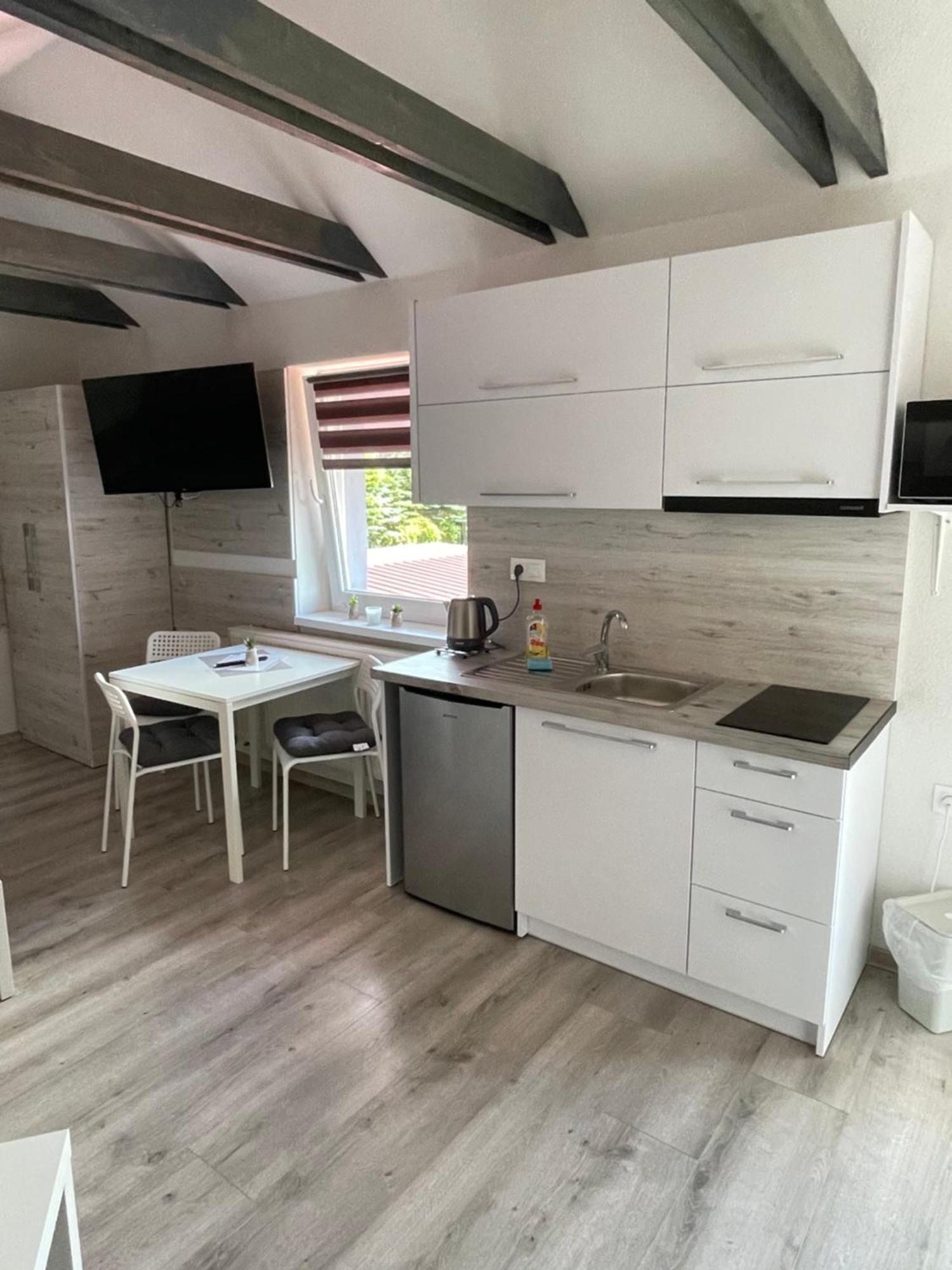 Apartmanovy Dom Stela Bešeňová Buitenkant foto