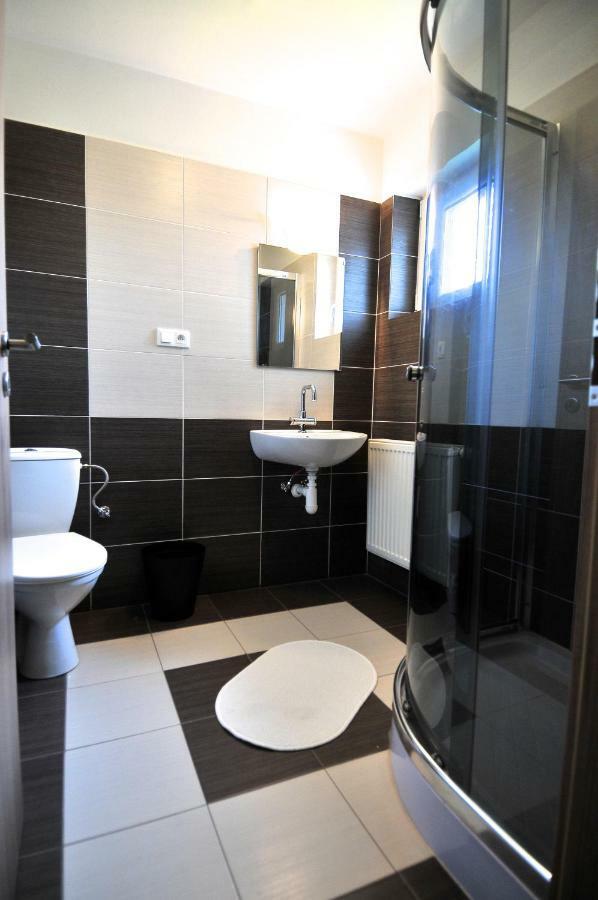 Apartmanovy Dom Stela Bešeňová Buitenkant foto