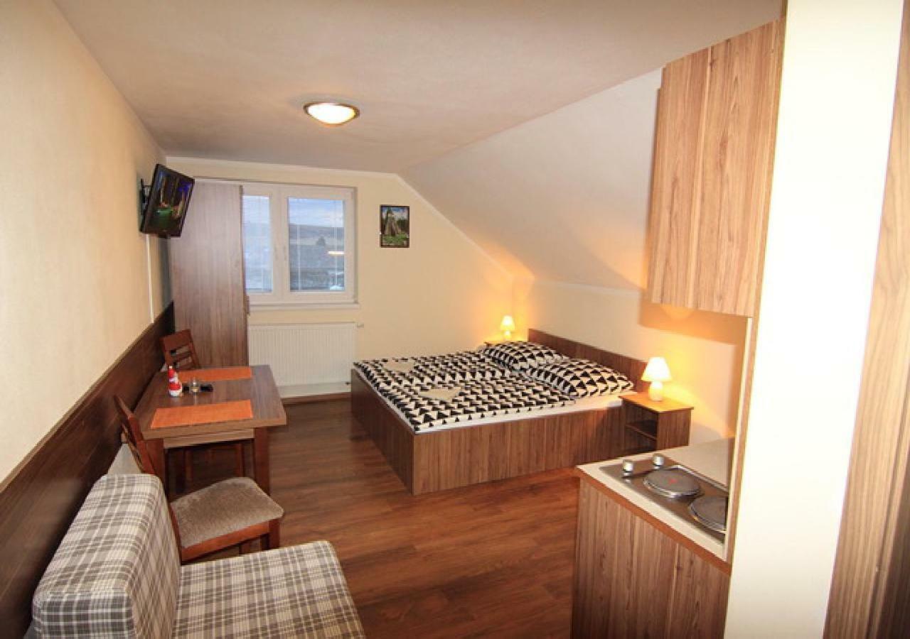 Apartmanovy Dom Stela Bešeňová Buitenkant foto